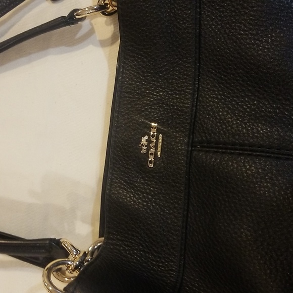 COACH Bags Shoulders bag in soft pebbles leather in black gold hardware zip - Picture 3 of 9